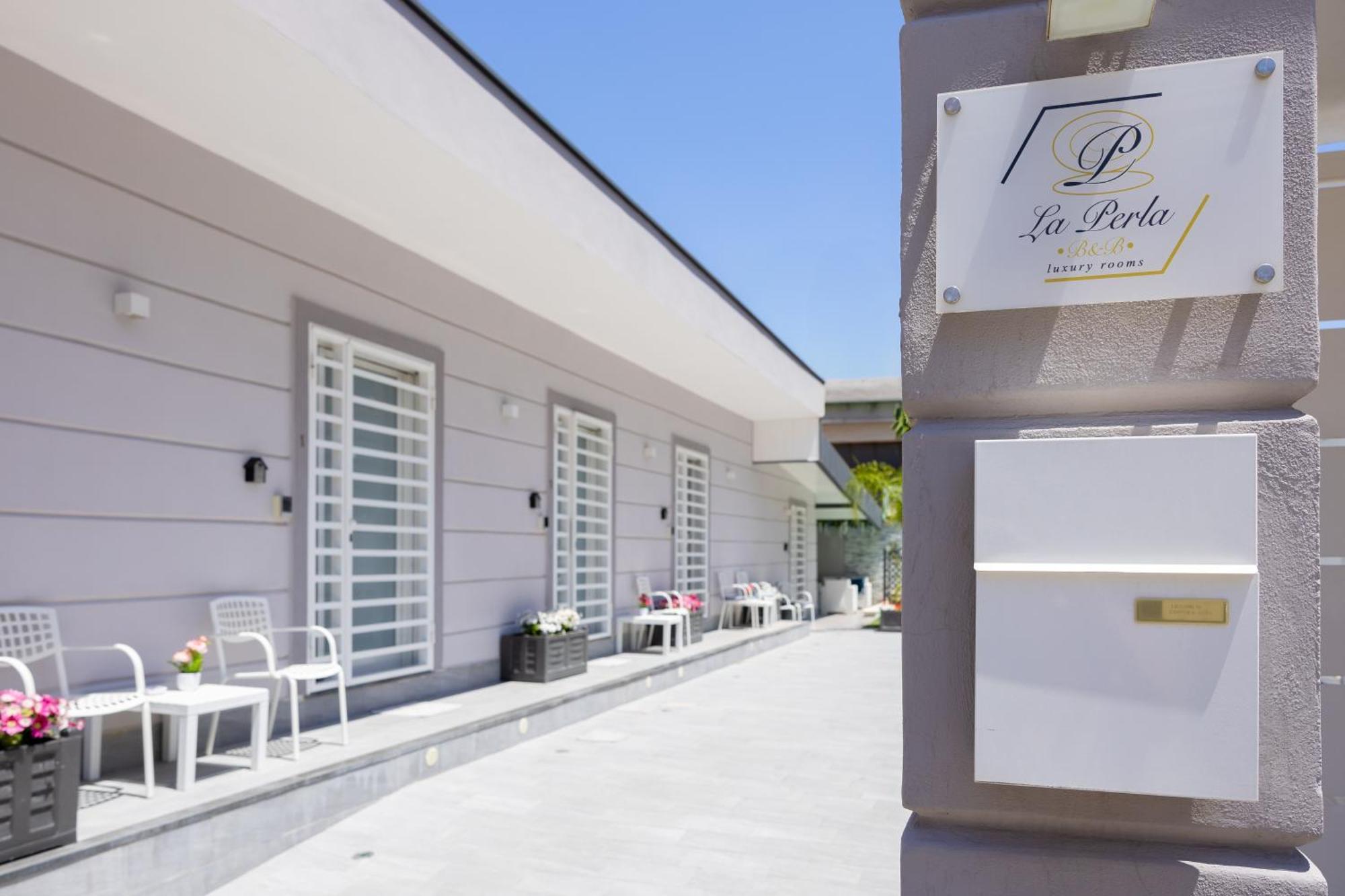 La Perla Luxury Rooms アングリ エクステリア 写真